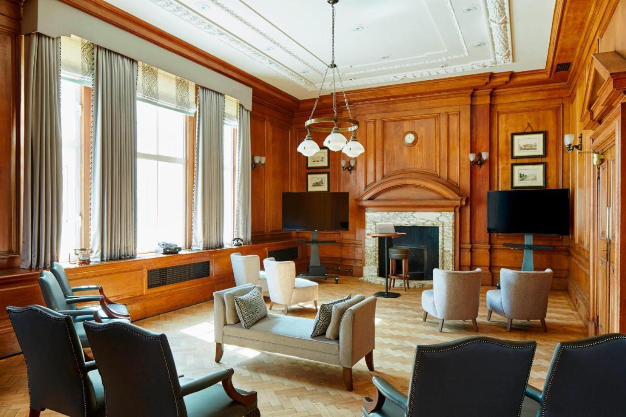 London Marriott Hotel County Hall Екстериор снимка
