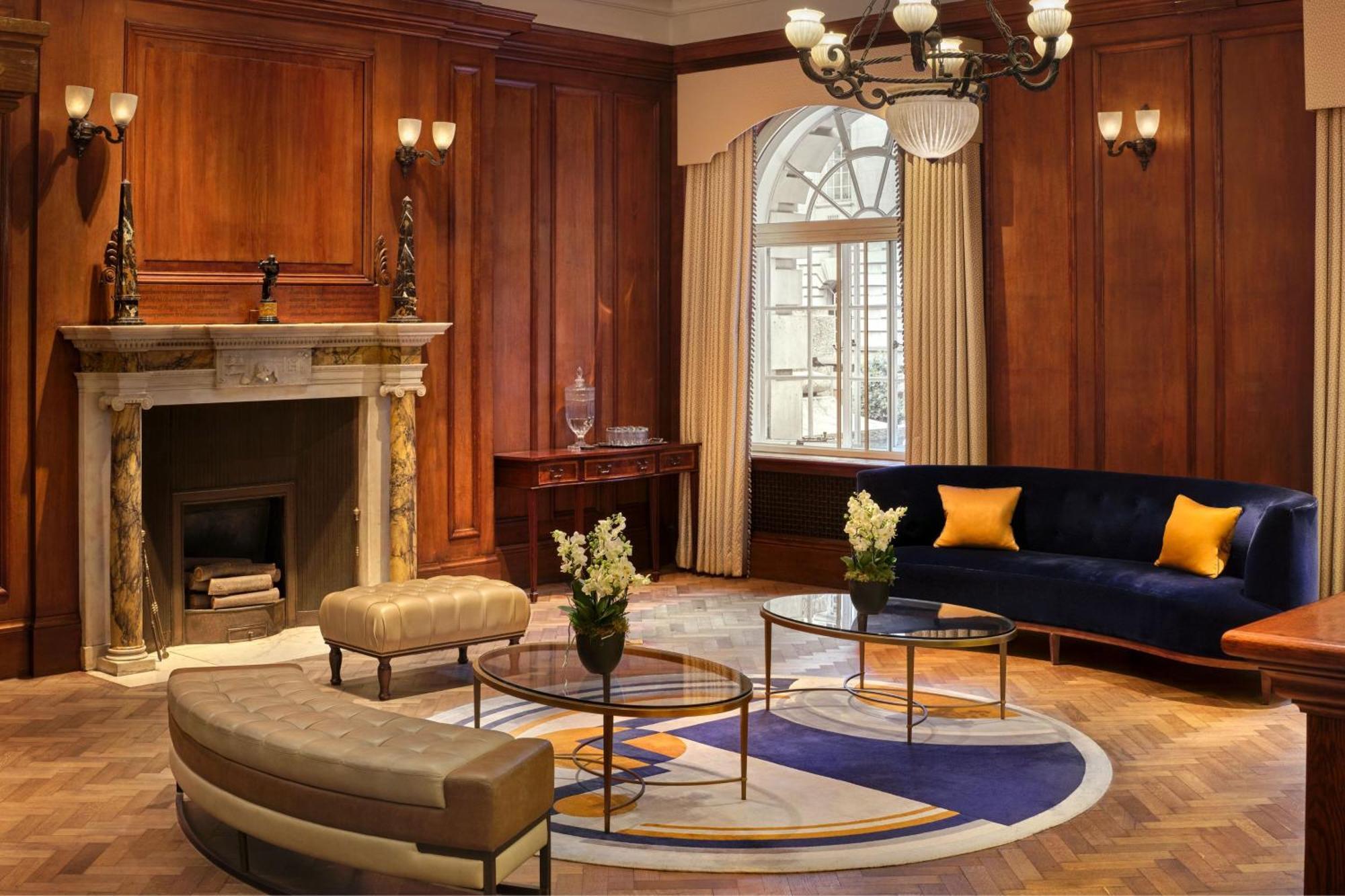 London Marriott Hotel County Hall Екстериор снимка