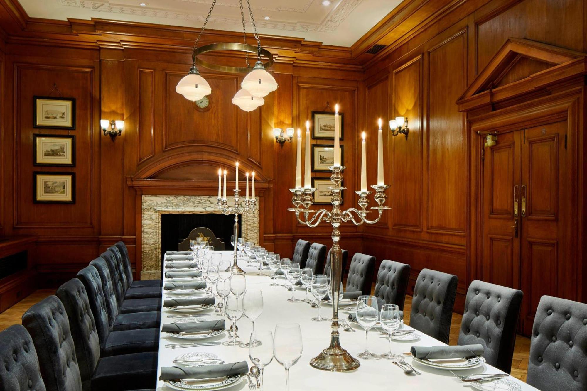 London Marriott Hotel County Hall Екстериор снимка