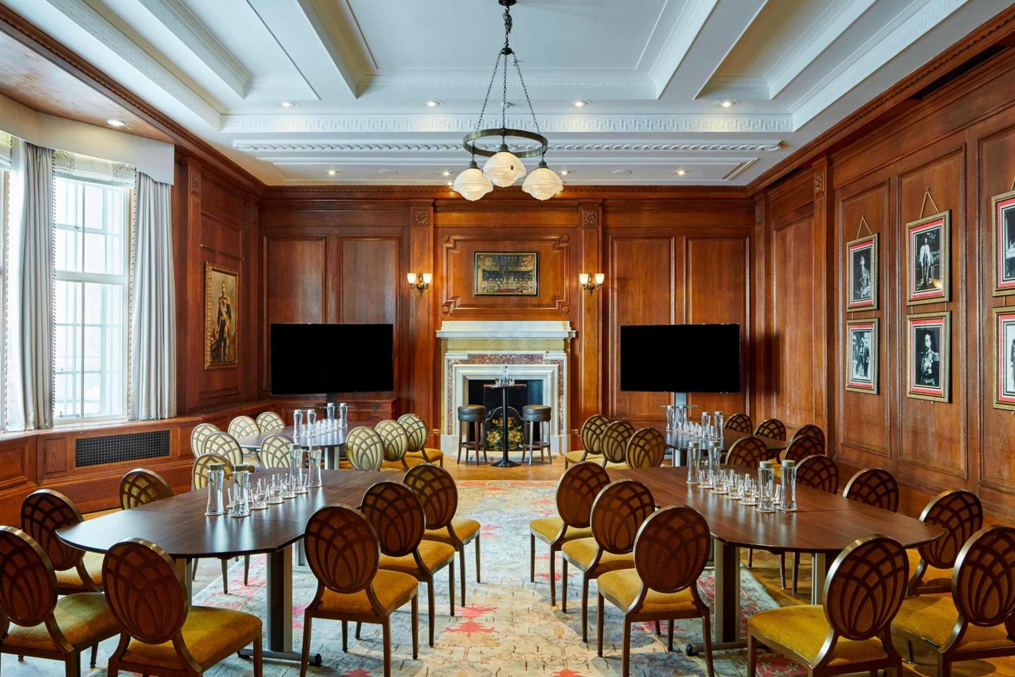 London Marriott Hotel County Hall Екстериор снимка