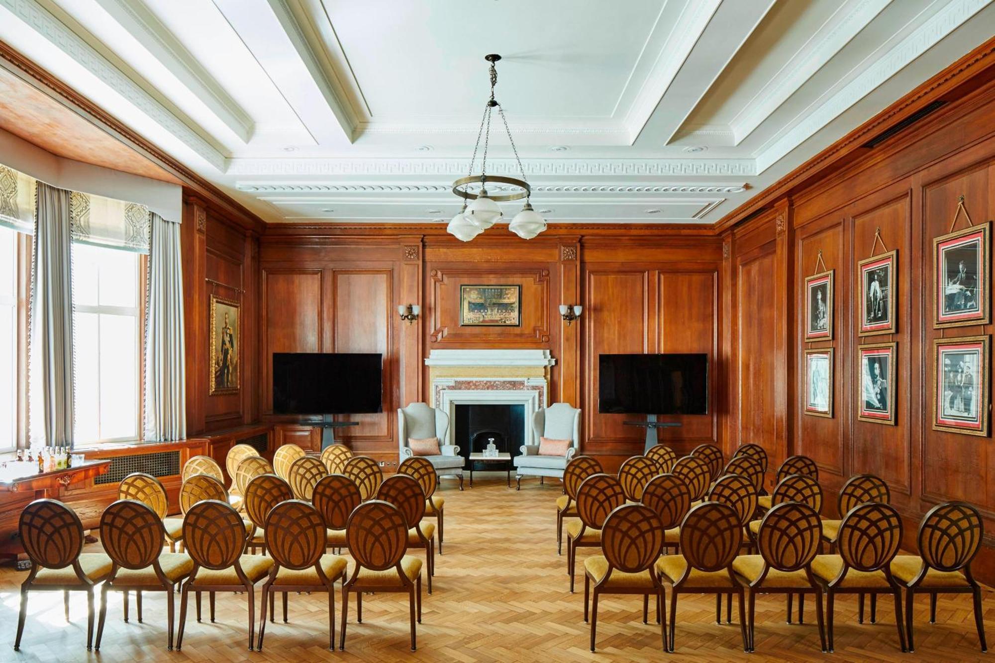 London Marriott Hotel County Hall Екстериор снимка