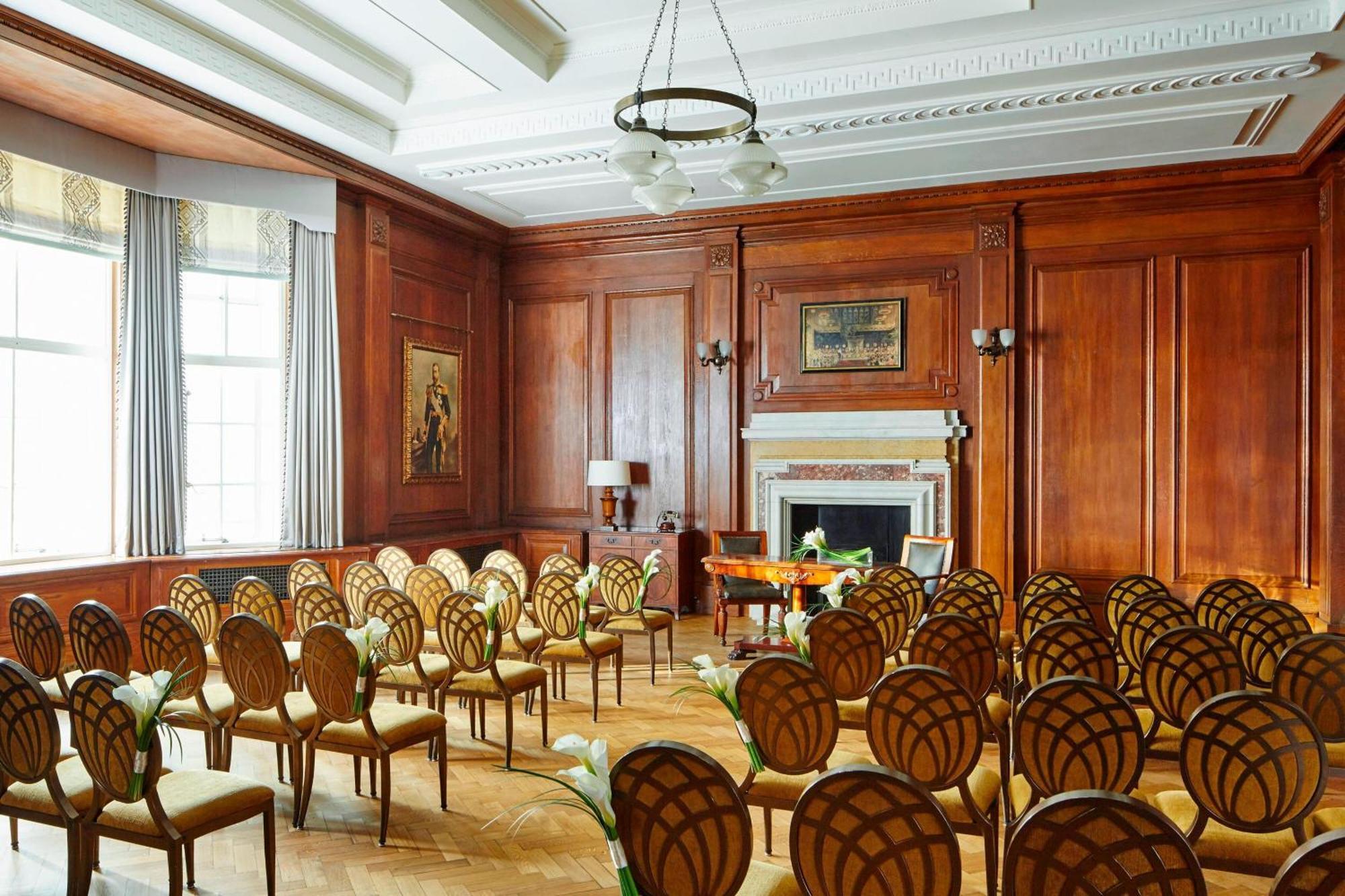 London Marriott Hotel County Hall Екстериор снимка