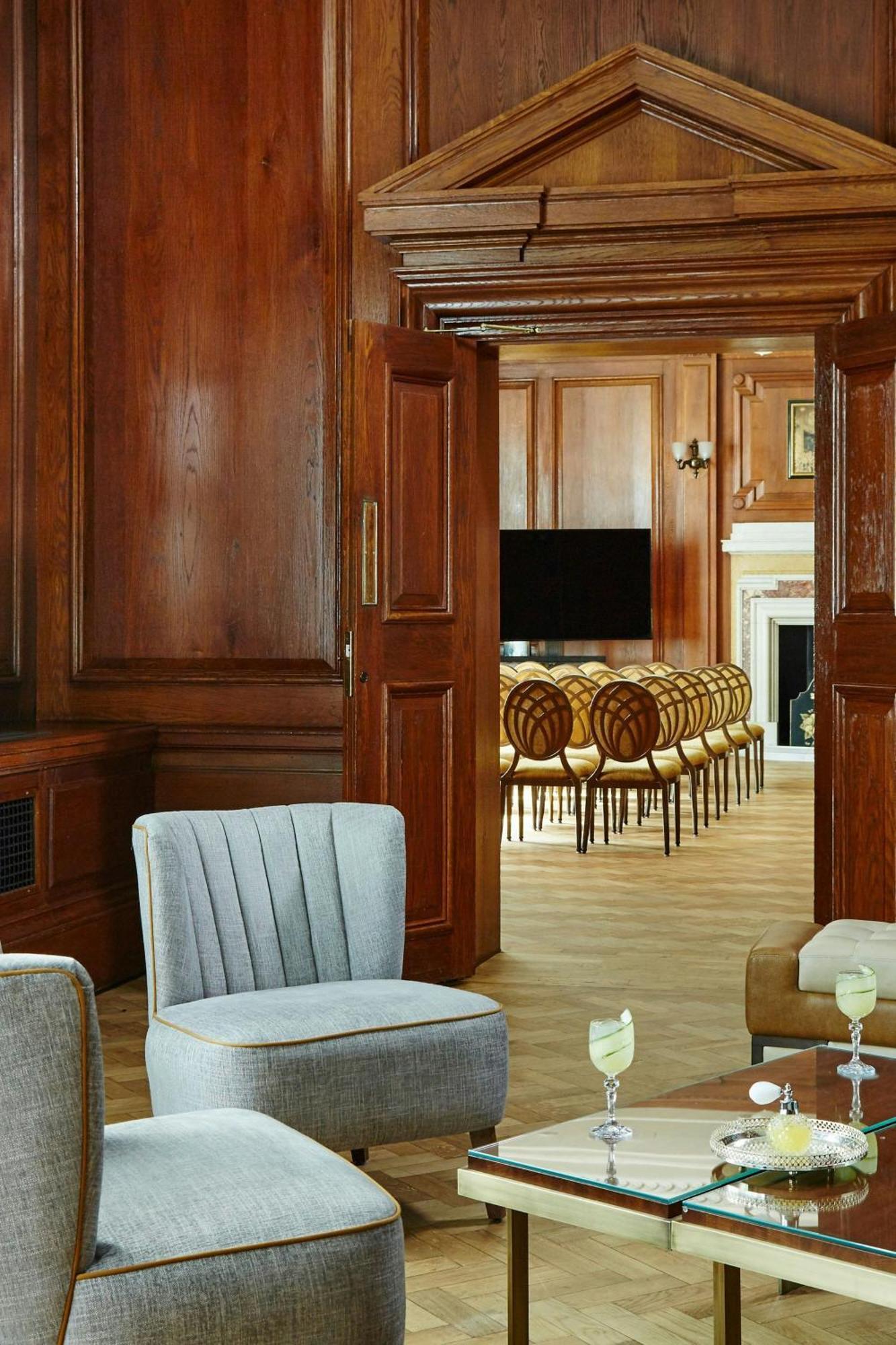 London Marriott Hotel County Hall Екстериор снимка