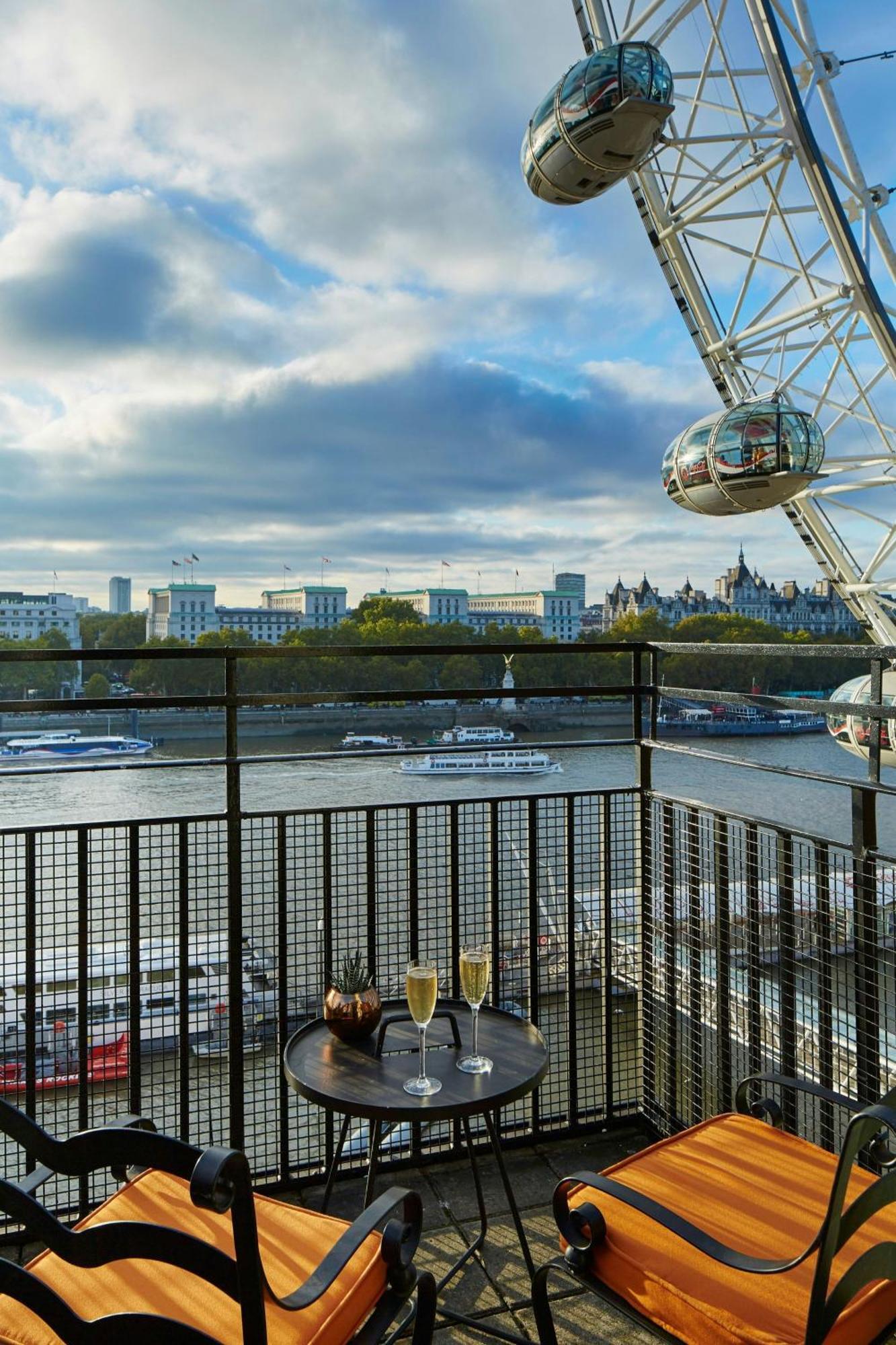 London Marriott Hotel County Hall Екстериор снимка