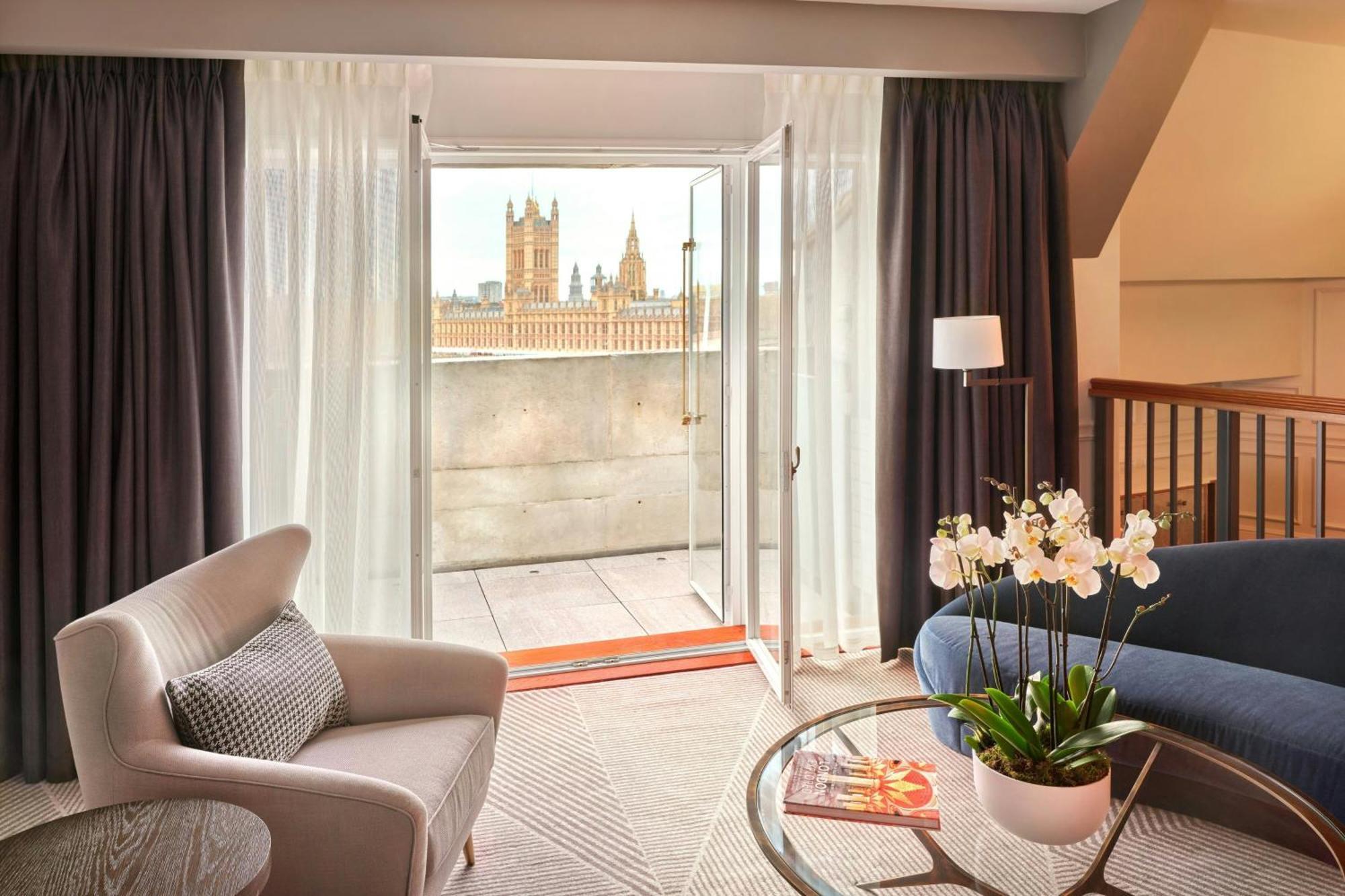 London Marriott Hotel County Hall Екстериор снимка